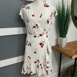 RAILS Koreen Short Sleeve Wrap Dress SZ Medium White Cherry Bloom Date Night EUC